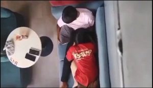 Chịch em gái múp dâm nơi công cộng