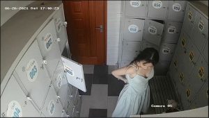 Quay lén chịch bé yêu trong phòng thay đồ