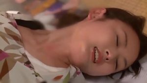 Cô hàng xóm dâm bị địt rên sướng tê lồn