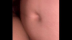 Lồn dâm kẹp cặc sướng khỏi bàn