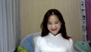Mặc áo dài thẩm du cực sướng