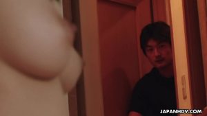 Chịch gái vú tròn sung sướng
