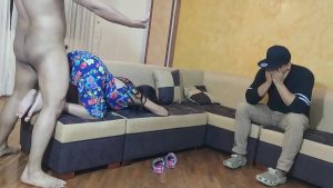 Đi làm về thấy thằng bạn đang chịch vợ mình