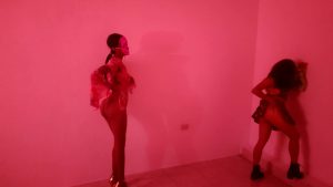 2 chị gái nòng bỏng uốn éo cực kỳ sexy