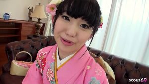 Làm tình cùng con em ngây thơ kimono hồng gợi cảm
