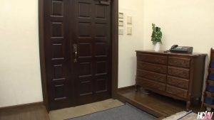 Chị gái dâm dọn nhà xong nứng quá tự sướng bị phát hiện