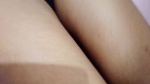 Bé gái nứng lâu ngày thiếu trai show hàng phê quá đã