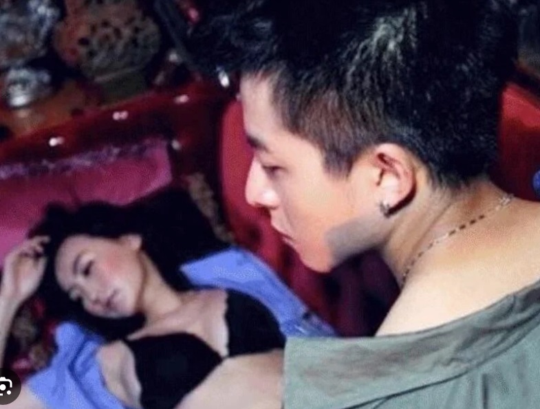 Xem phim sex Trần Quán Hy và ngắm nhìn ảnh nóng của anh