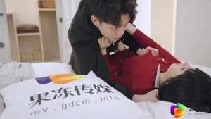 Chơi cô nàng dâm trên giường sướng quá thể